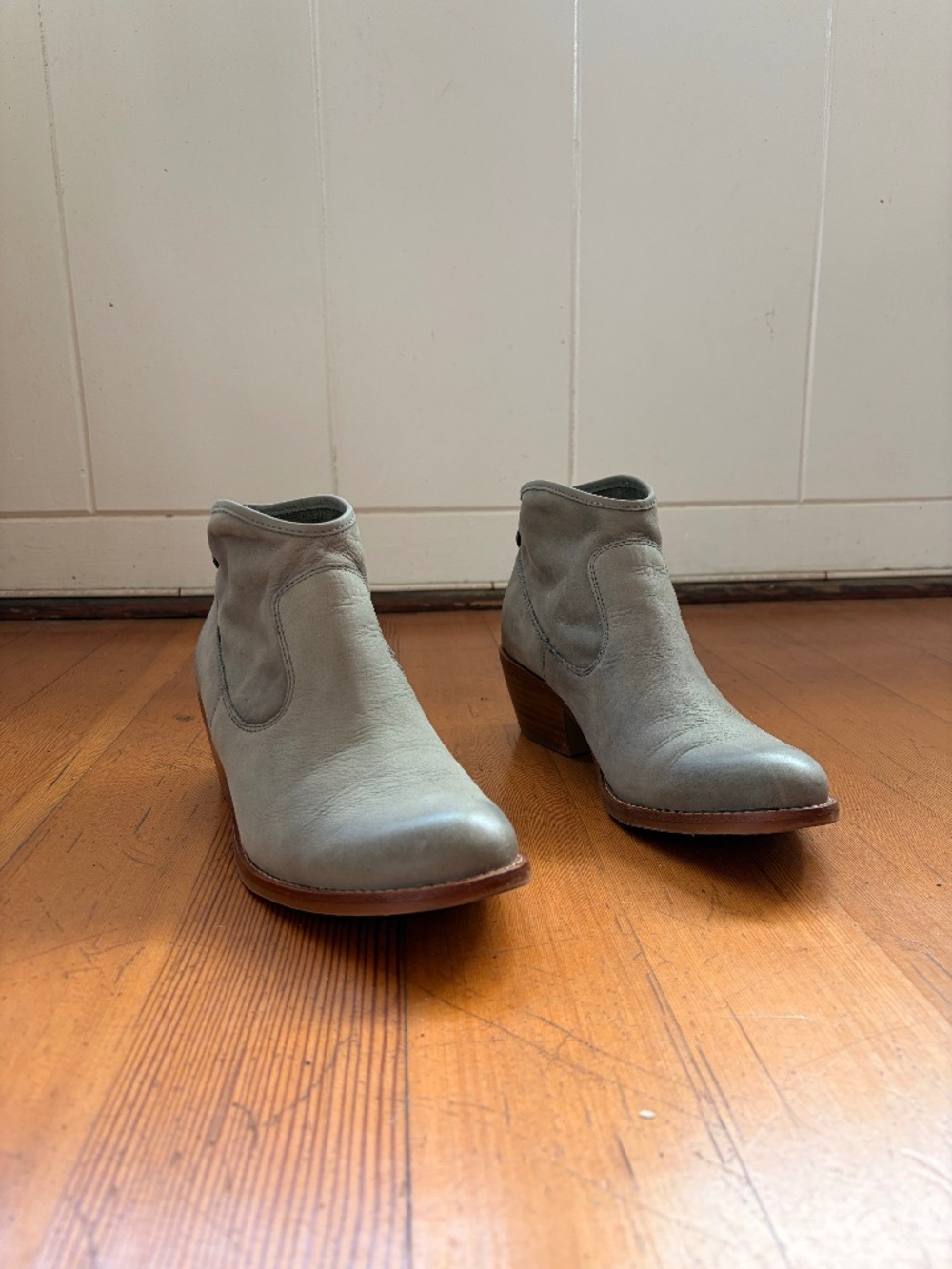 Sofft Brand Aisley Boot in Moon Grey 7.5M